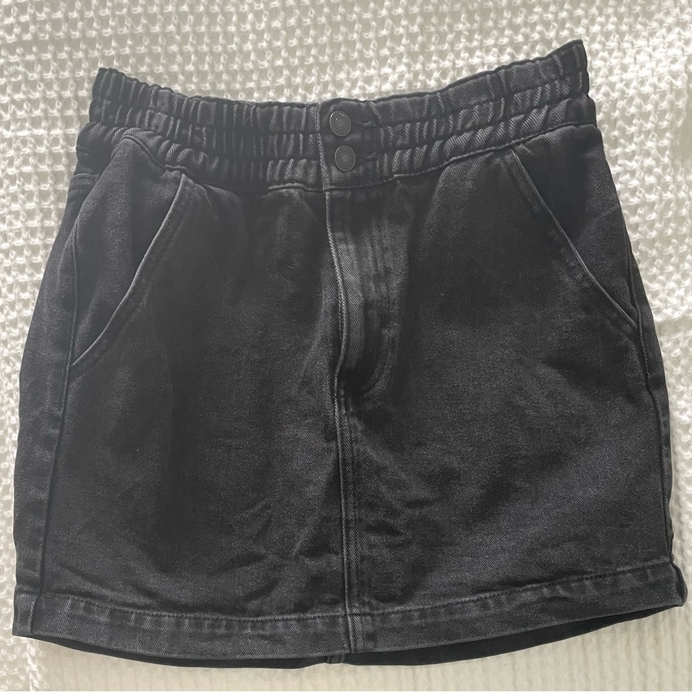 Women’s Forever 21 Black Jean Skirt Size M